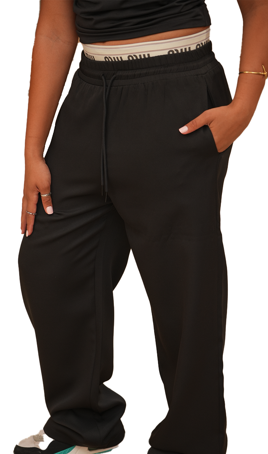 Miu Pants – Silky Smooth Comfort with a Sleek Fit